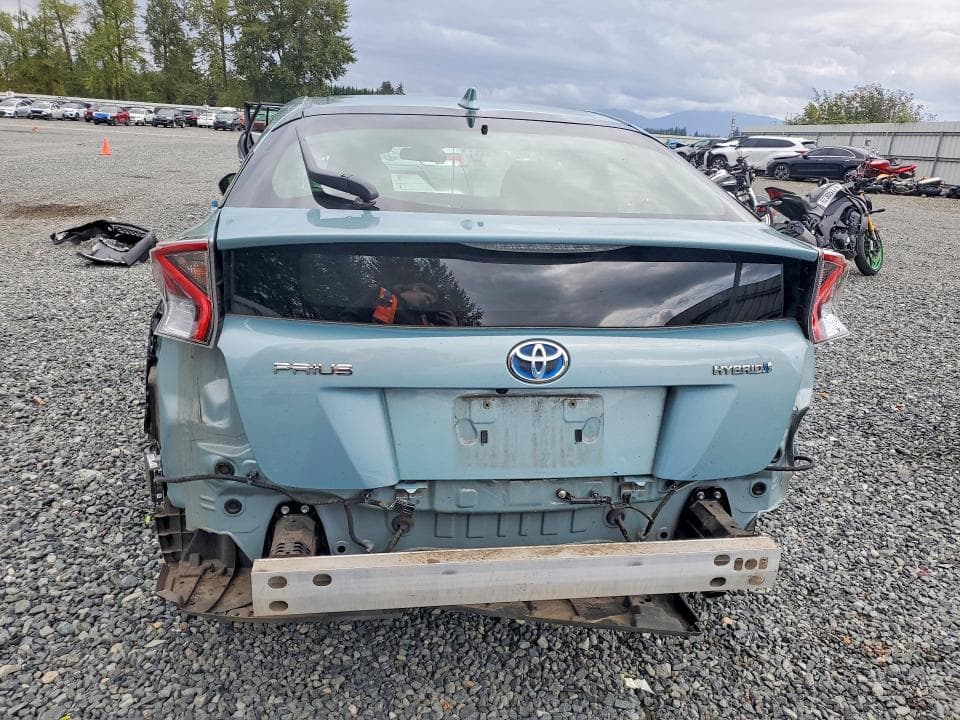 2017 TOYOTA PRIUS THREE 6