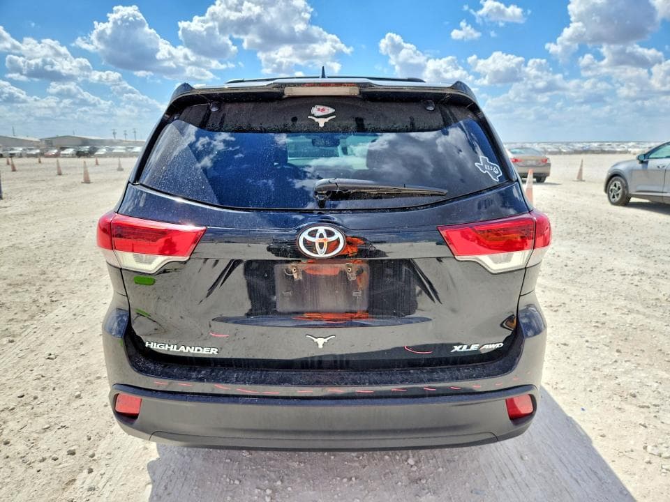 2018 TOYOTA HIGHLANDER XLE 6
