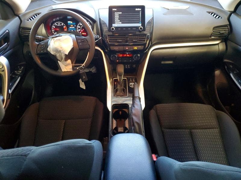 2024 MITSUBISHI ECLIPSE CROSS LE 8