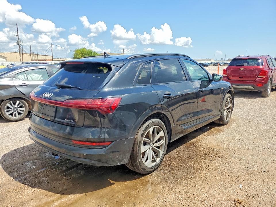 2021 AUDI E-TRON PREMIUM PLUS 3