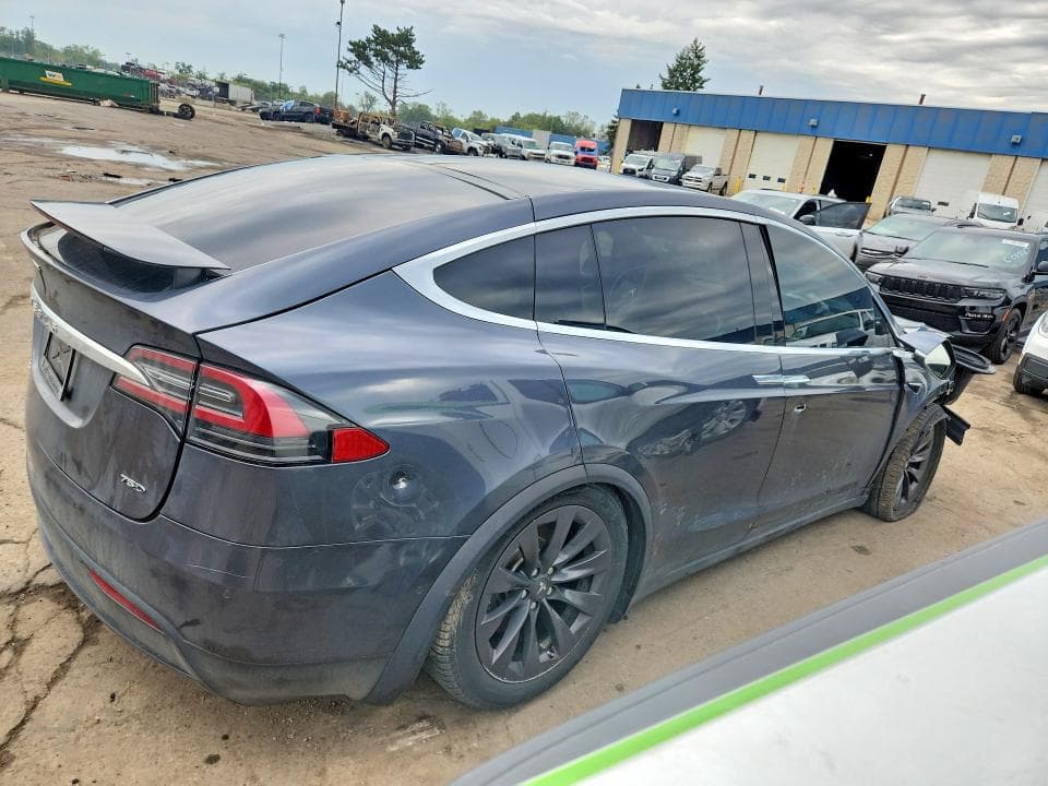 2018 TESLA MODEL X 3