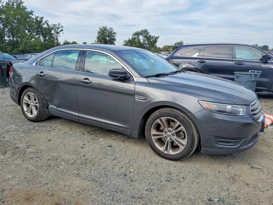 2017 FORD TAURUS SEL 4