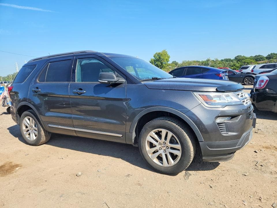2019 FORD EXPLORER XLT 4