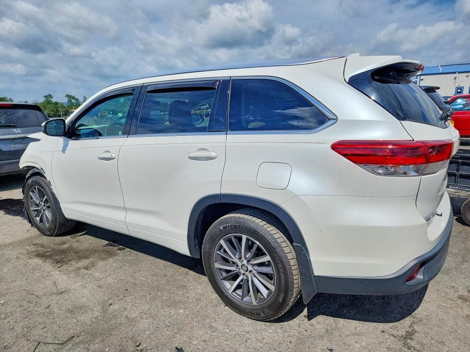 2017 TOYOTA HIGHLANDER XLE 2
