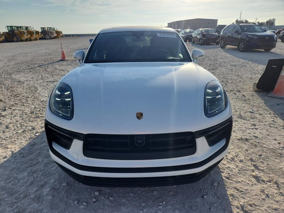 2025 PORSCHE MACAN BASE 5