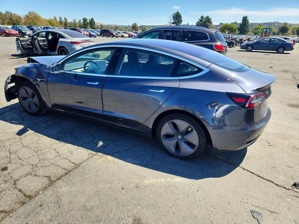 2018 TESLA MODEL 3 2