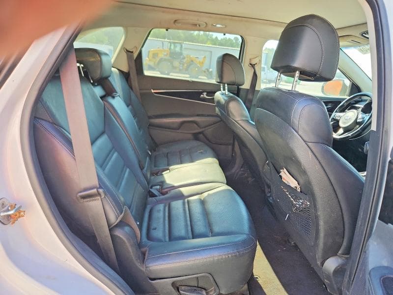 2017 KIA SORENTO EX 11