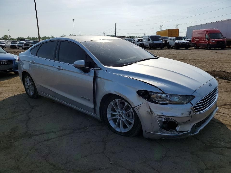 2019 FORD FUSION SE 4