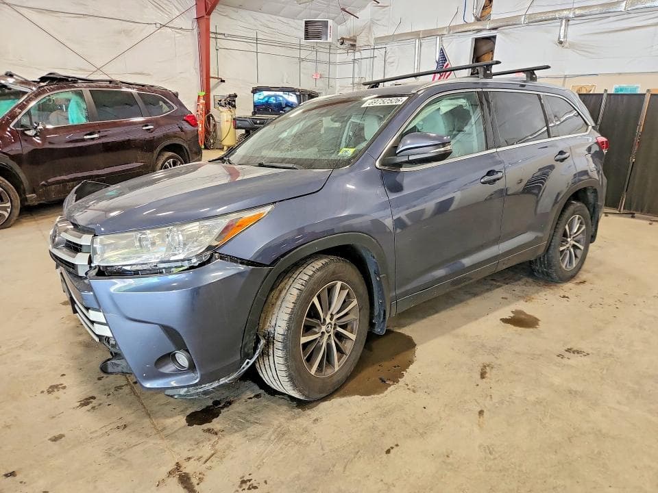 2017 TOYOTA HIGHLANDER XLE - 1