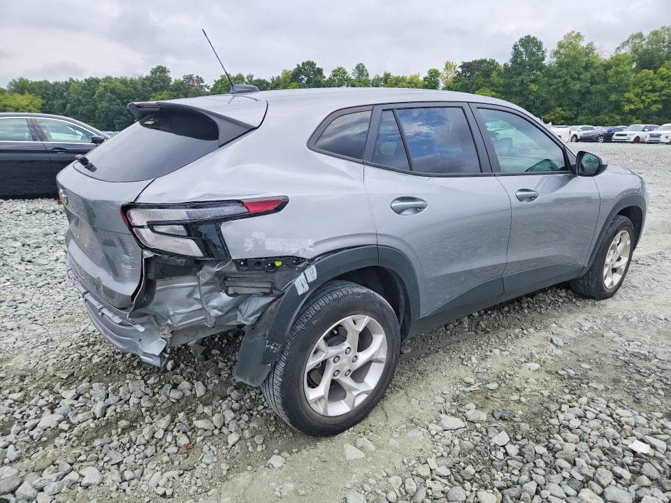 2025 CHEVROLET TRAX LS 3