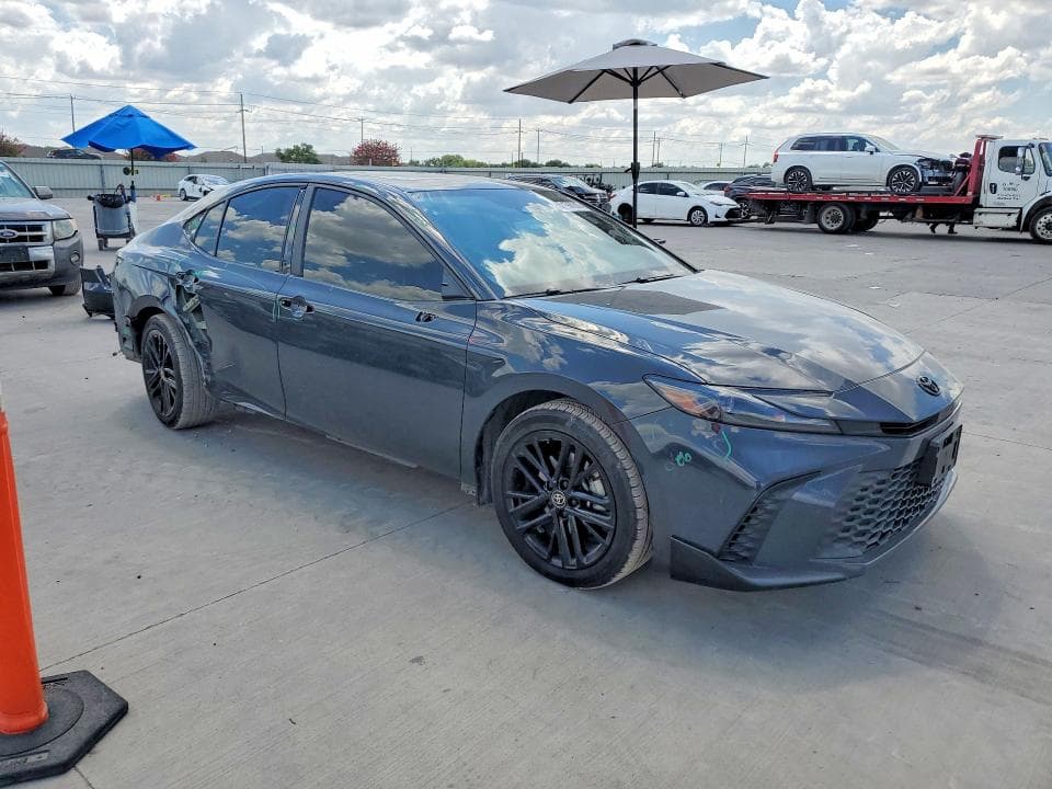 2025 TOYOTA CAMRY SE 4