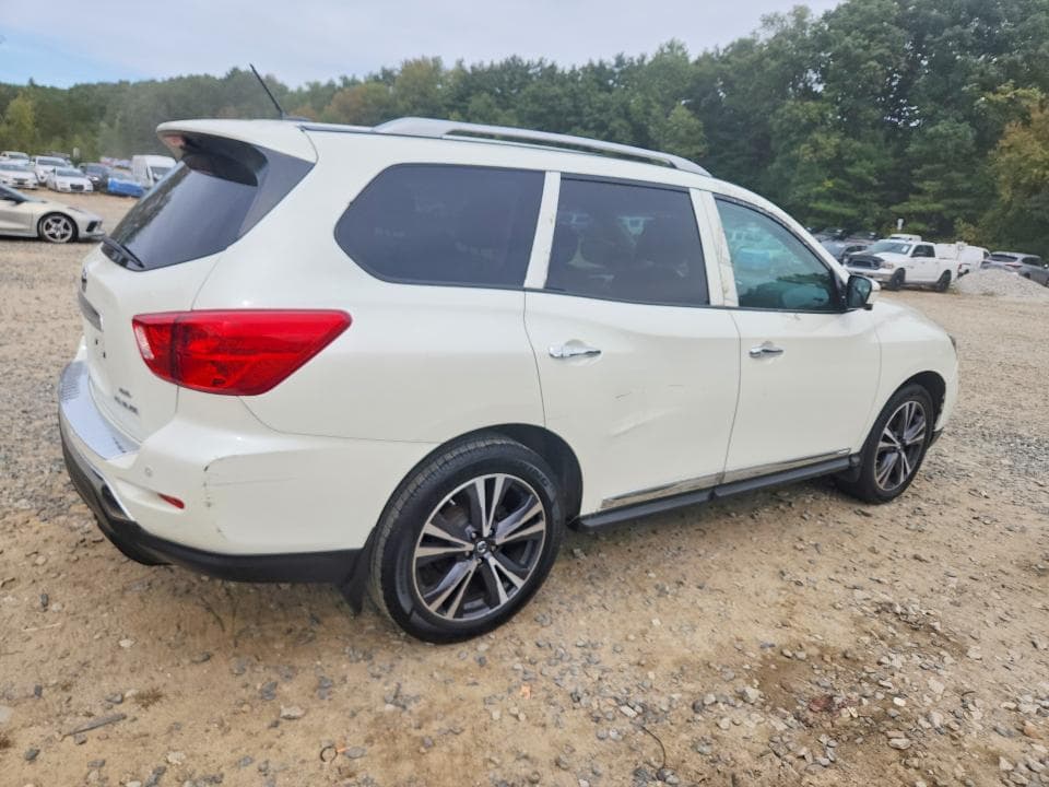 2017 NISSAN PATHFINDER PLATINUM 3