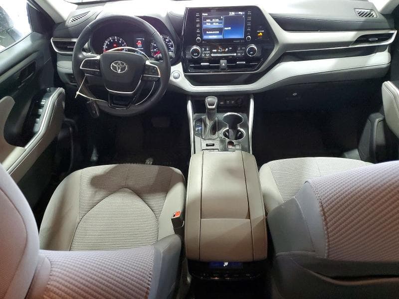2021 TOYOTA HIGHLANDER LE 8