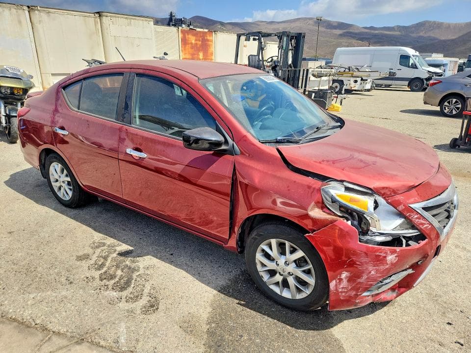 2017 NISSAN VERSA SV 4