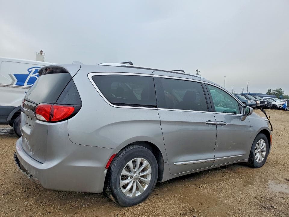 2019 CHRYSLER PACIFICA TOURING L 3