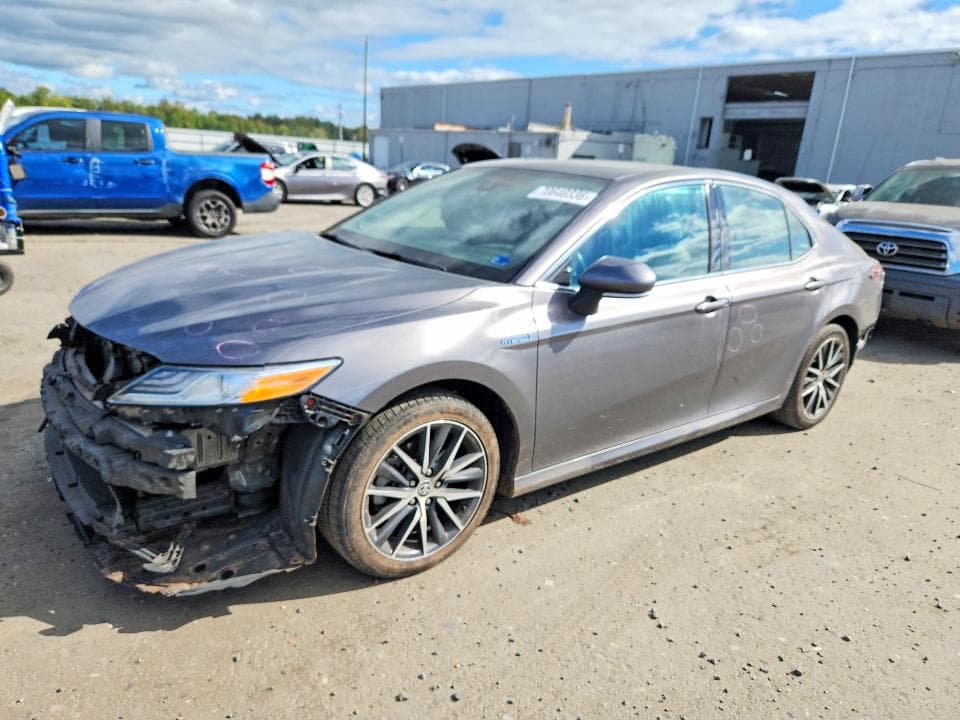 2021 TOYOTA CAMRY XLE - 1