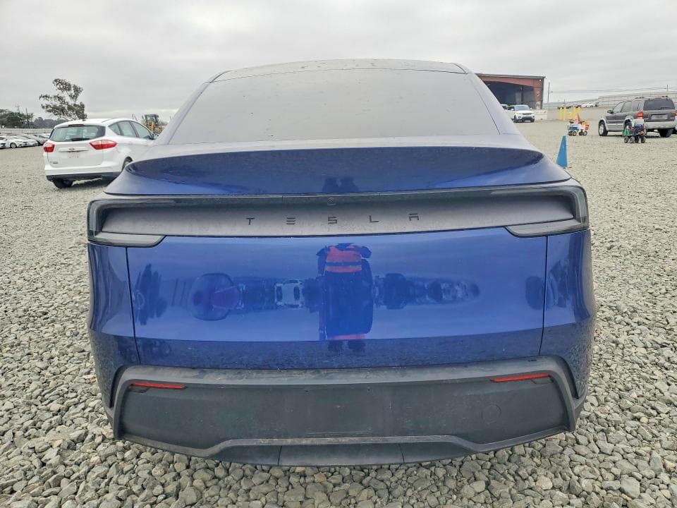 2026 TESLA MODEL Y 6