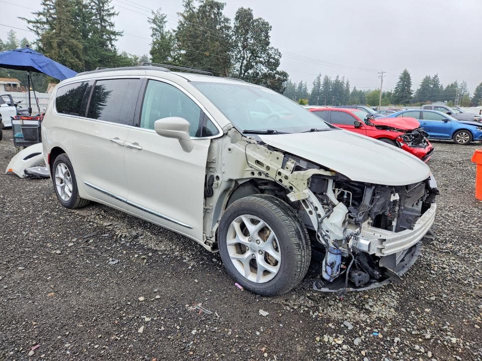 2017 CHRYSLER PACIFICA TOURING L 4