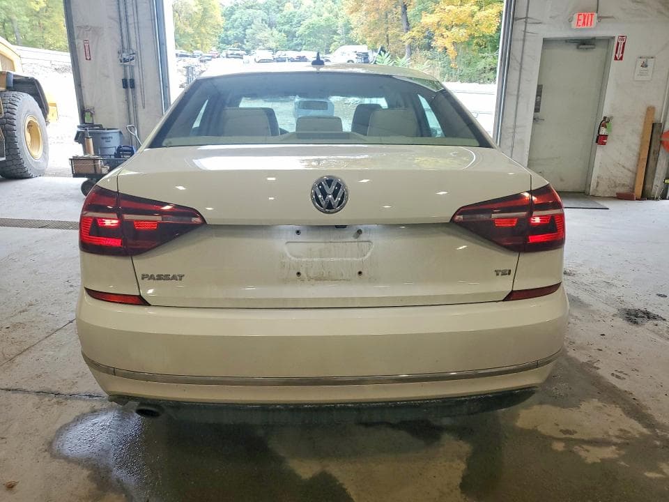 2018 VOLKSWAGEN PASSAT S 6