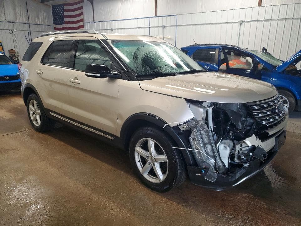 2017 FORD EXPLORER XLT 4