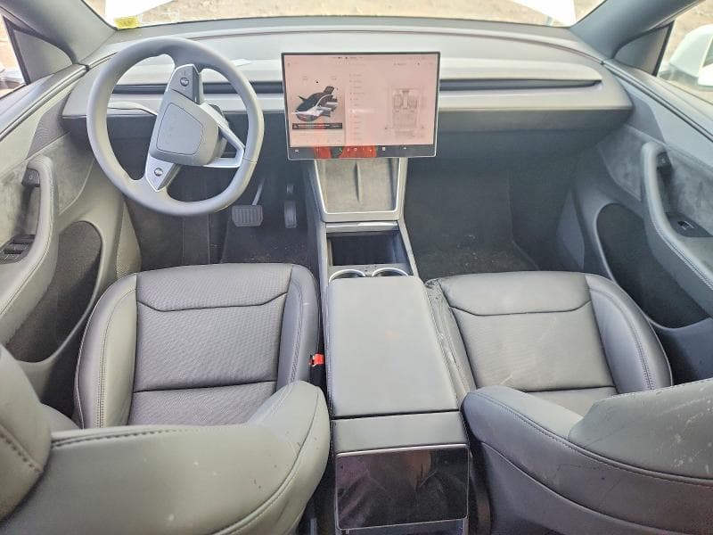 2026 TESLA MODEL Y 8
