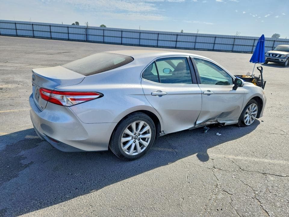 2018 TOYOTA CAMRY LE 3