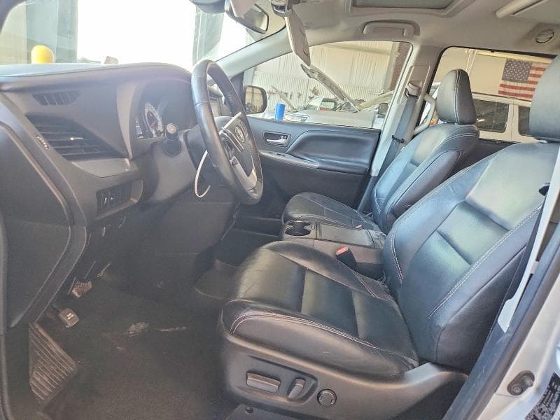 2019 TOYOTA SIENNA SE PREMIUM 7-PASSENGER 7