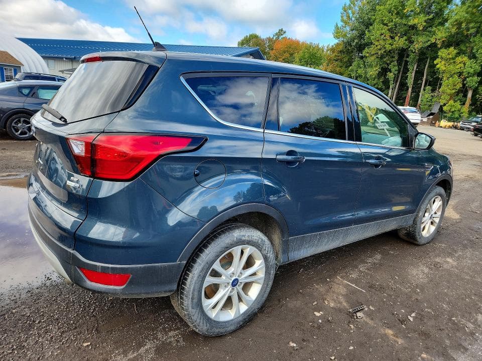 2019 FORD ESCAPE SE 3