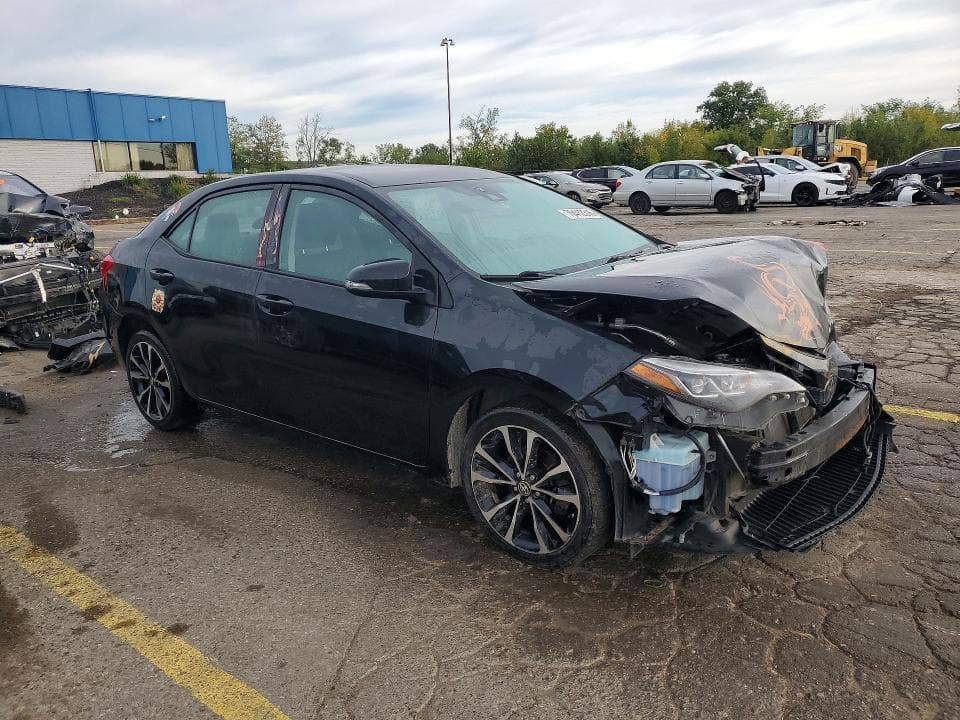 2017 TOYOTA COROLLA SE 4