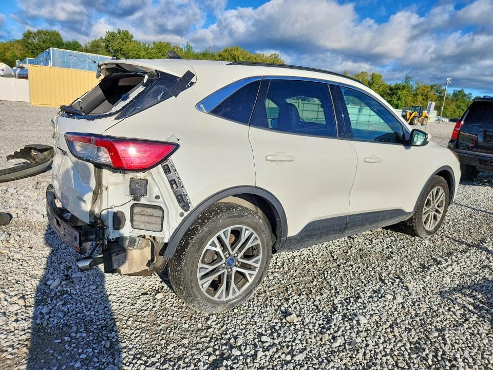 2020 FORD ESCAPE SEL 3