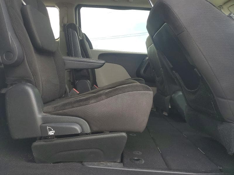 2017 DODGE GRAND CARAVAN SE 11