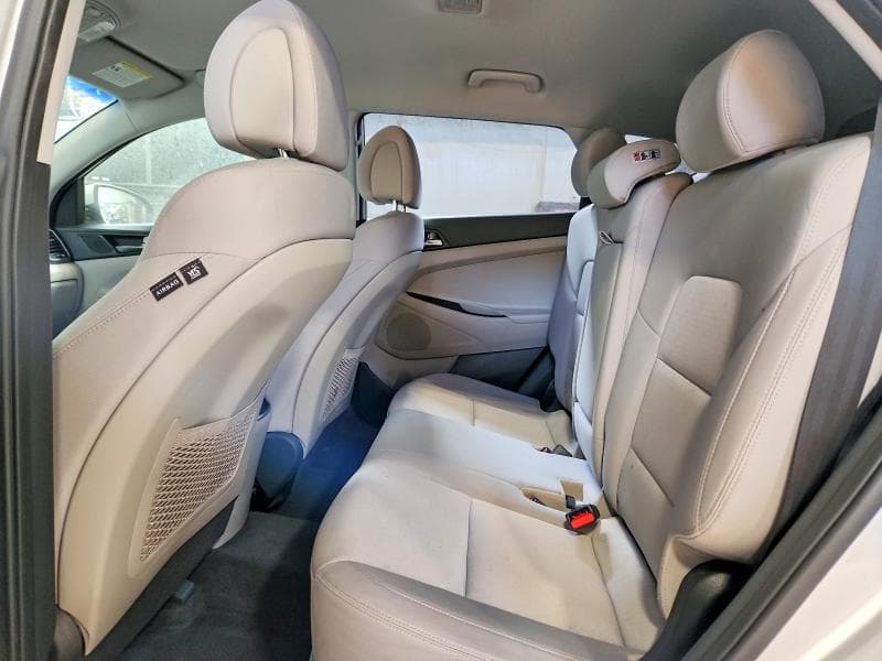 2017 HYUNDAI TUCSON SE 11