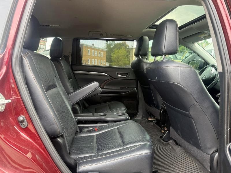 2019 TOYOTA HIGHLANDER LIMITED 7