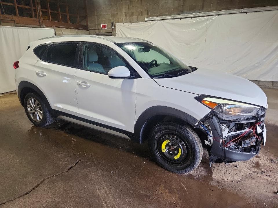 2017 HYUNDAI TUCSON SE 4