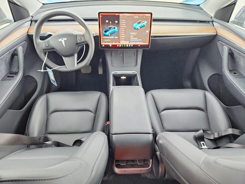 2023 TESLA MODEL Y 8
