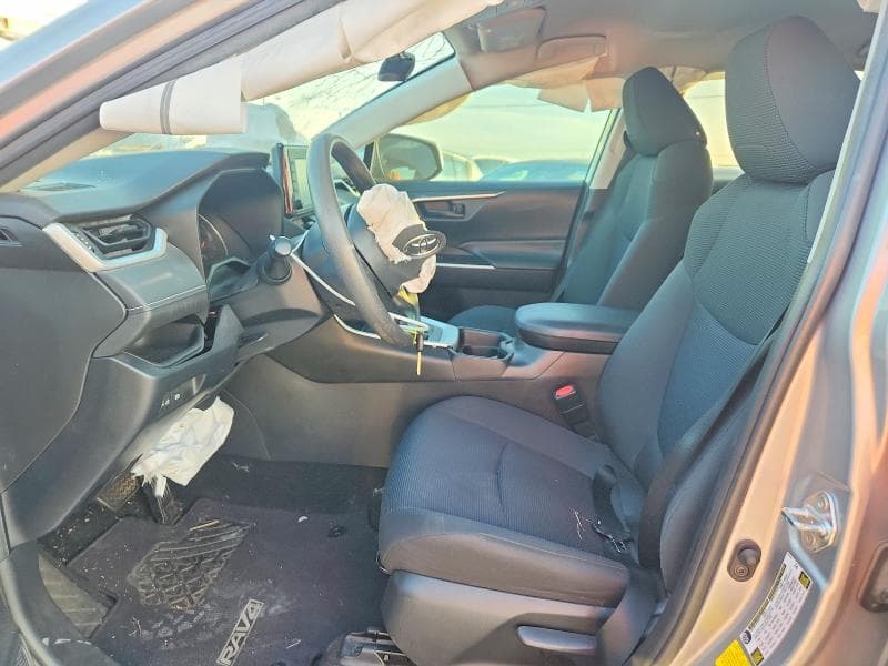 2020 TOYOTA RAV4 LE 7