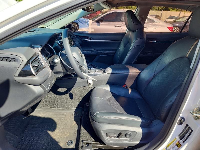 2020 TOYOTA CAMRY XLE 7