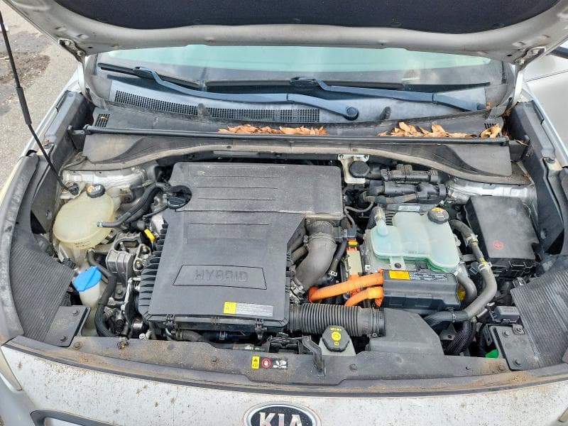 2017 KIA NIRO LX 12