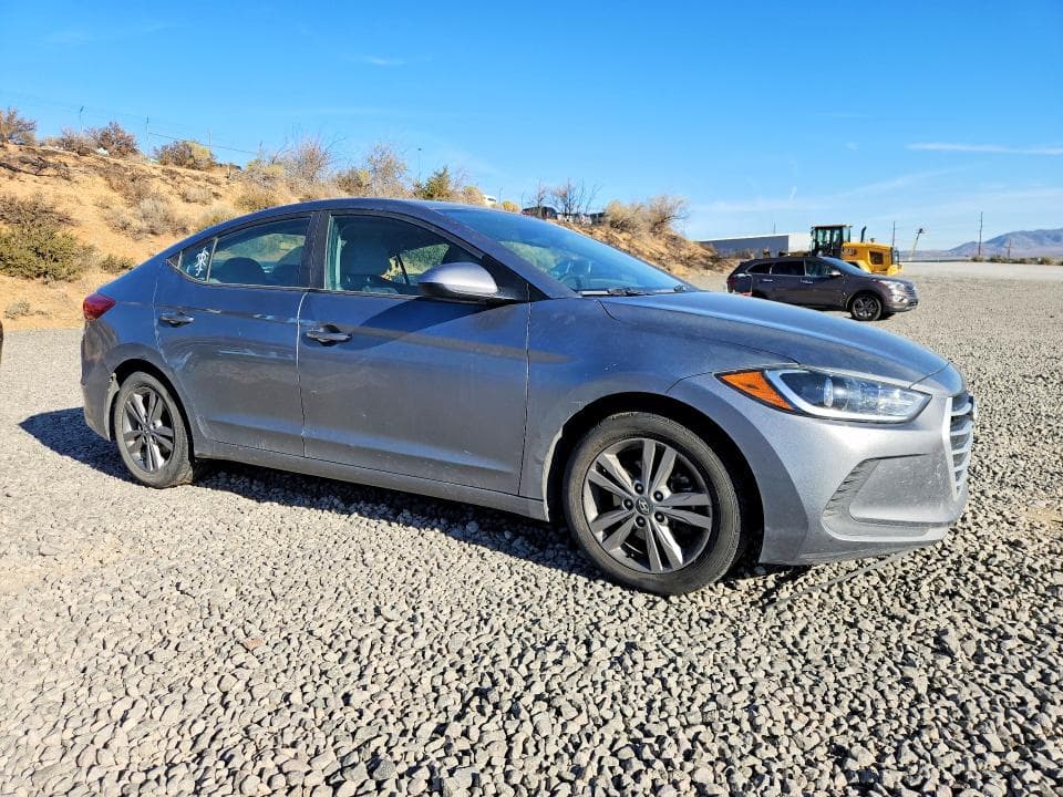 2018 HYUNDAI ELANTRA SEL 4