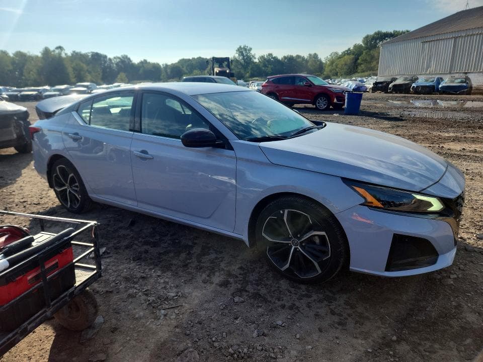 2024 NISSAN ALTIMA SR 4