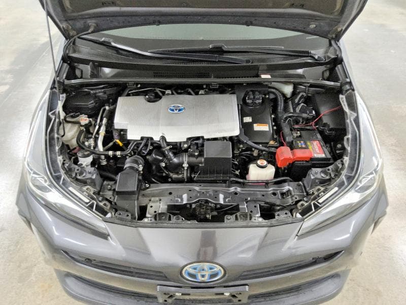 2021 TOYOTA PRIUS LE 11
