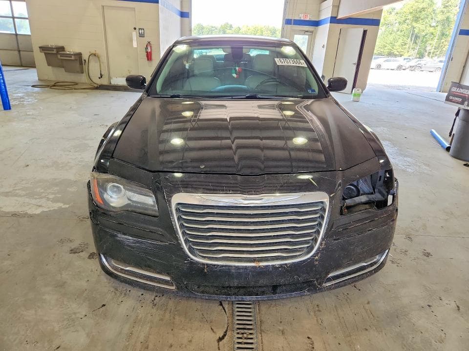 2017 CHRYSLER 300 LIMITED 5