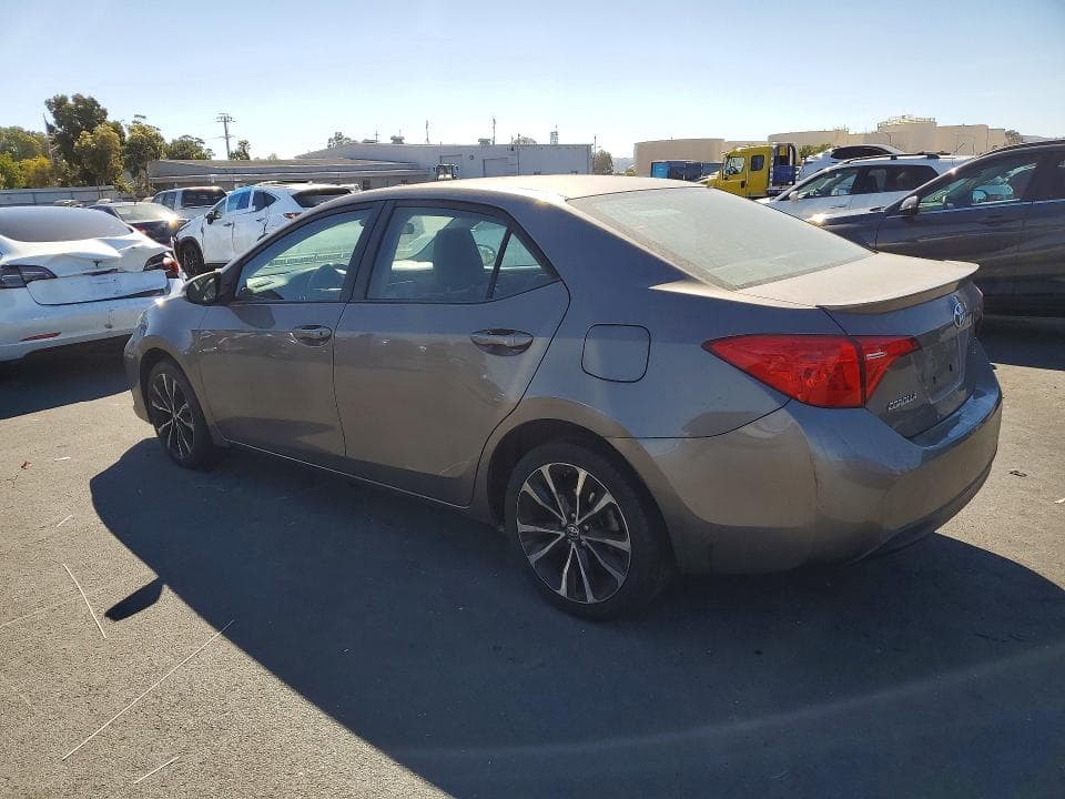2018 TOYOTA COROLLA SE 2