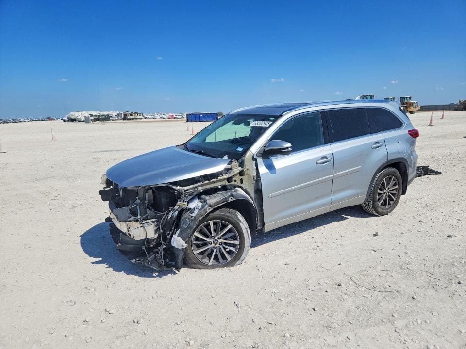 2018 TOYOTA HIGHLANDER XLE - 1