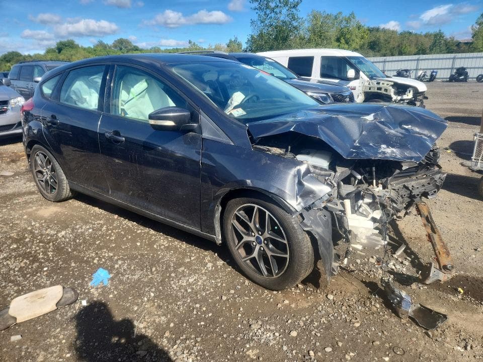 2017 FORD FOCUS SEL 4
