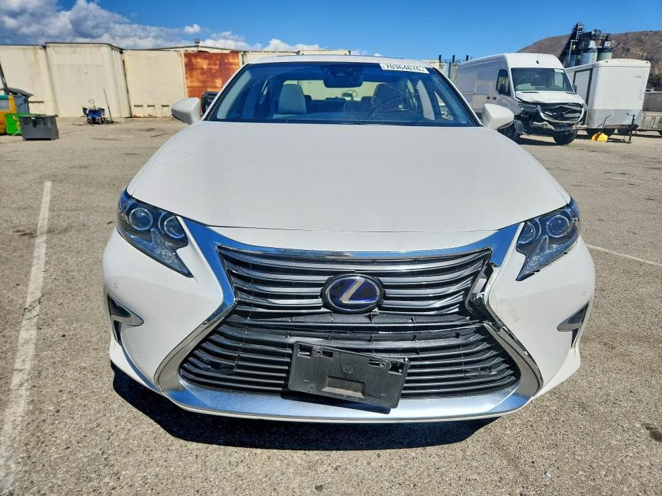 2017 LEXUS ES 300H 5