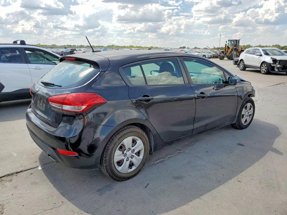 2017 KIA FORTE5 LX 3