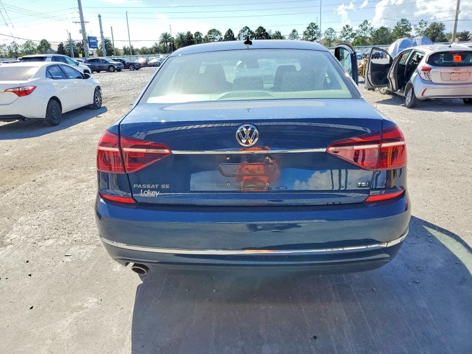2018 VOLKSWAGEN PASSAT SE 6