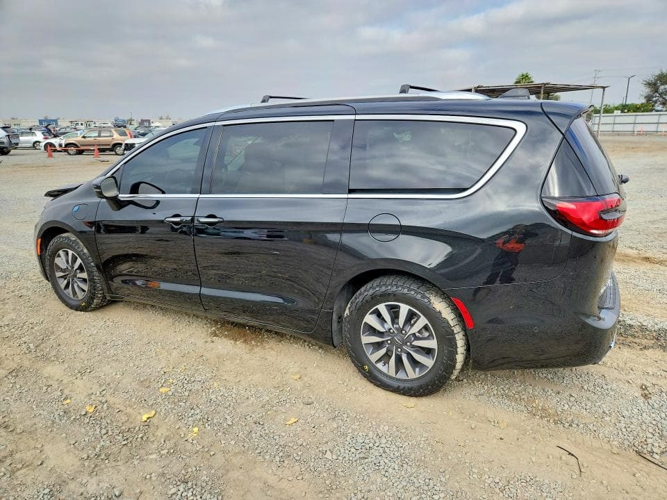 2021 CHRYSLER PACIFICA HYBRID TOURING L 2