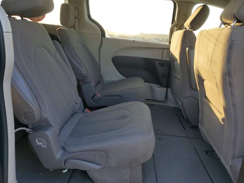 2020 CHRYSLER PACIFICA TOURING 11